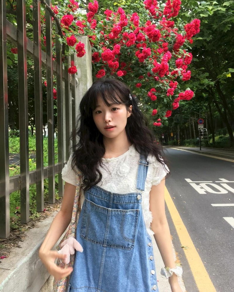 “To you”…정보민, 여름 오후→장미길 위 청초함 / 배우 정보민 인스타그램