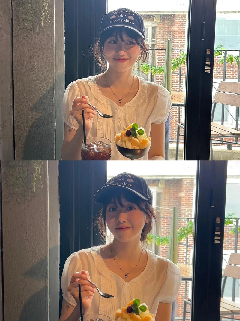 “잔잔한 오후를 닮은 미소”…보라미유, 햇살 속 여유→청량 일상 기록 / 가수 보라미유 장보람 인스타그램