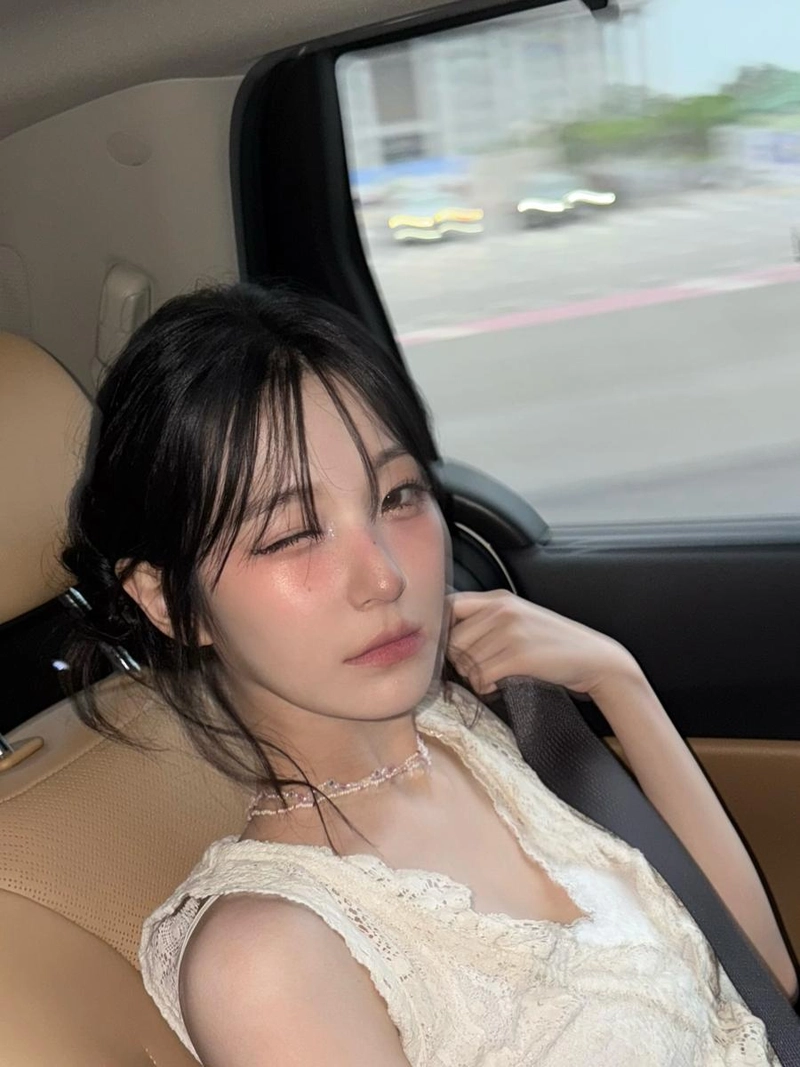 “뮤뱅에서 받은 그 순간”…백지헌, 감동 여운→여름밤 눈빛 설렘 / 걸그룹 프로미스나인 백지헌 인스타그램