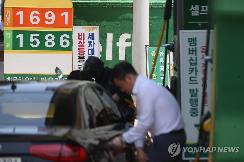 전국 주유소 휘발유·경유가 3주 연속 상승…다음 주부터 하락 전망