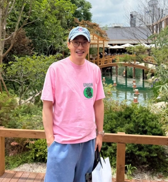 황동주, 성수동 핑크빛 웃음