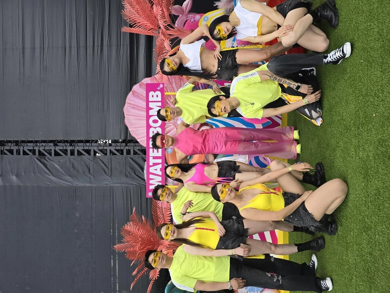 “핑크 홀터넥도 완벽 소화”…박진영, ‘워터밤’ 전설 무대→여름을 삼켰다 / JYP엔터테인먼트