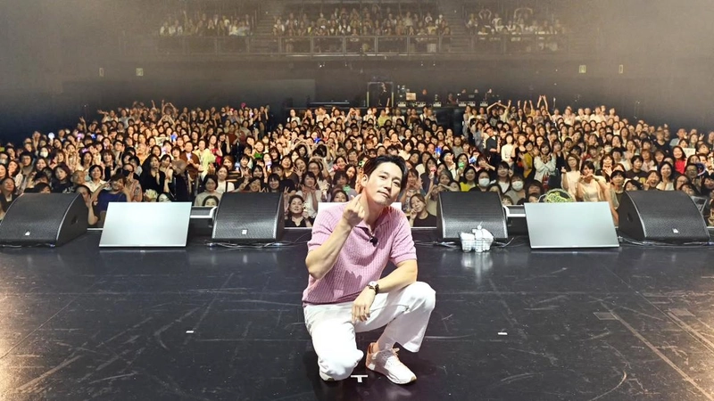“화사한 미소로 가득”…장혁, 여름의 압도→팬심 하나로 채운 순간 / 배우 장혁 인스타그램