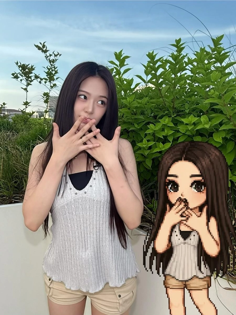 “불닭처럼 강렬하게”…안유진, 여름 한낮의 유쾌한 반전→개성 폭발 / 걸그룹 아이브 안유진 인스타그램