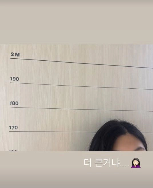 “키 180㎝ 육박하는 성장”…엄태웅 딸 엄지온, 윤혜진 SNS 근황→팬들 깜짝