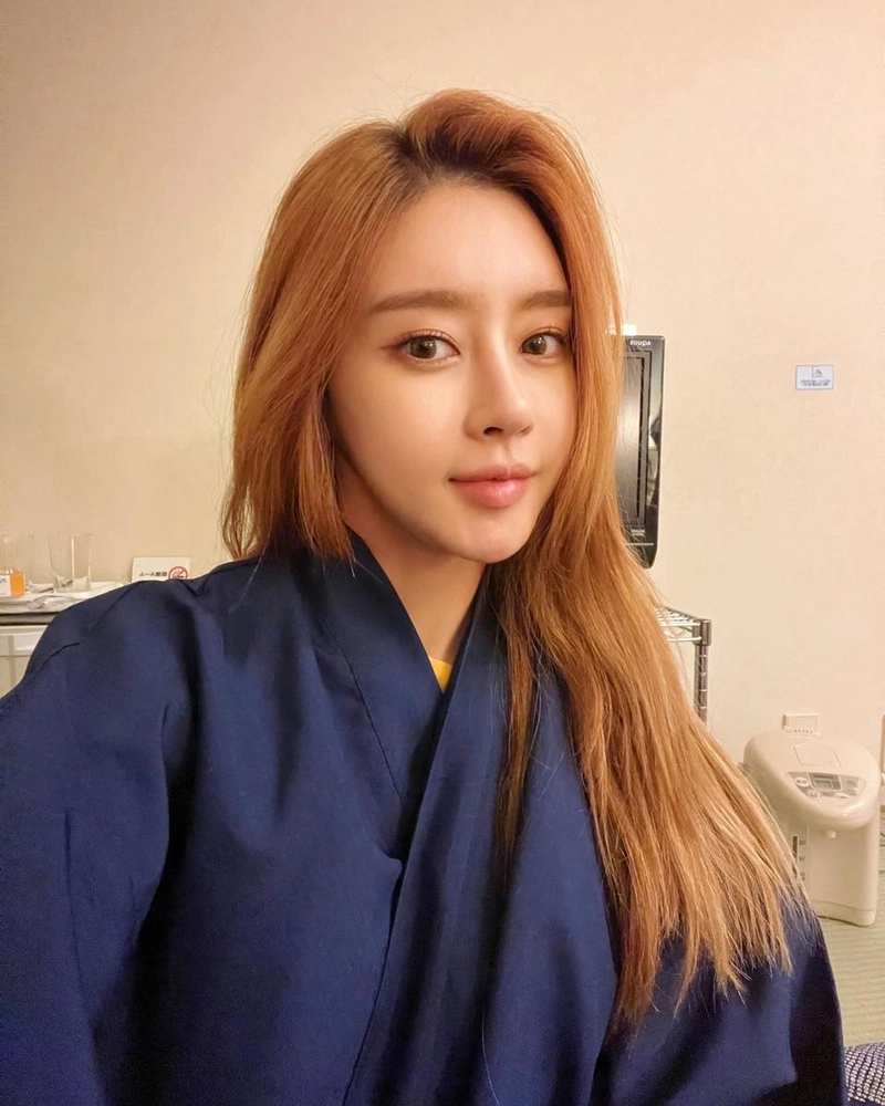 “일본왔음 유카타는 입어봐야딩”…서인아, 청명한 미소→여름 감성 물씬 / 가수 서인아 인스타그램