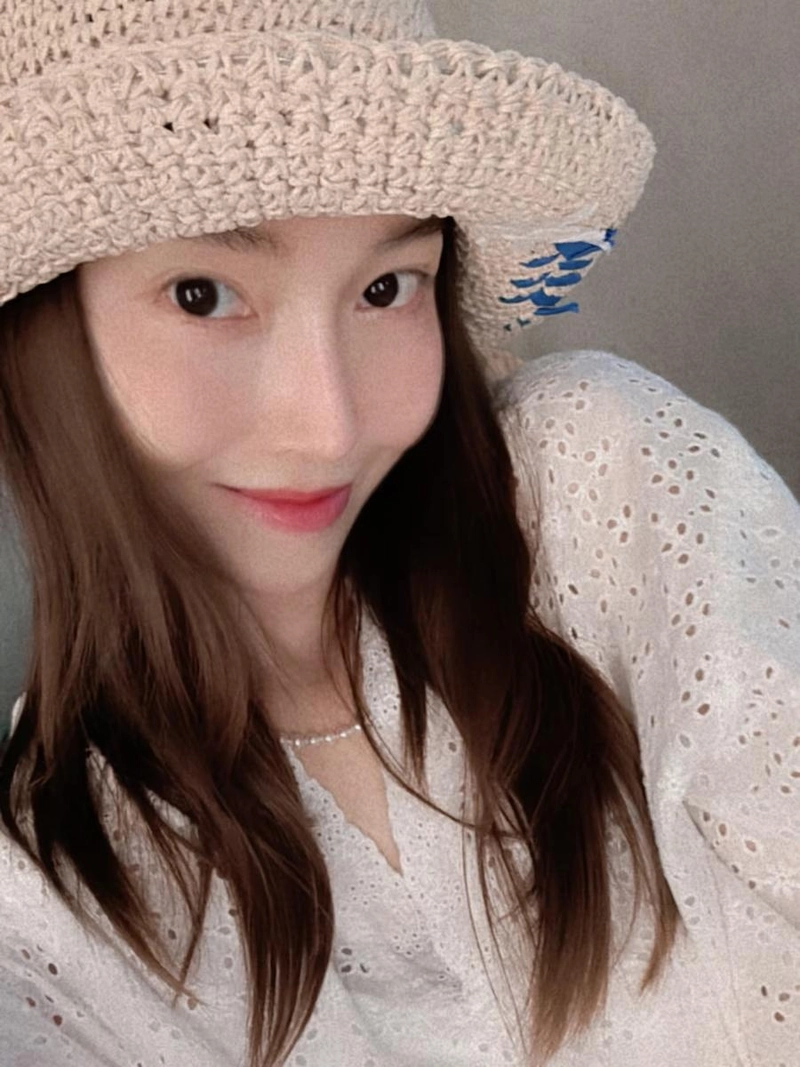 “Too many selfies, not sorry”…제시카, 여름 오후→청초한 표정으로 전한 반전 셀카 / 걸그룹 소녀시대 제시카 인스타그램