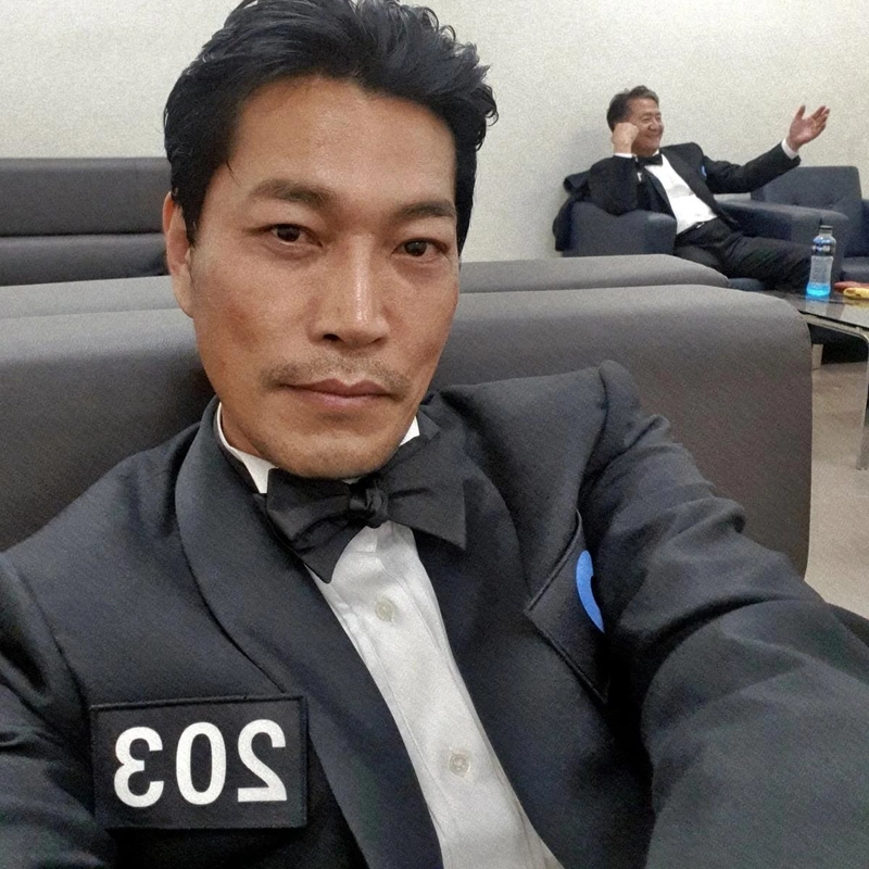 “도시락을 좋아하는 남자들”…최귀화, 여유로운 대기실→묵직한 존재감 / 배우 최귀화 인스타그램