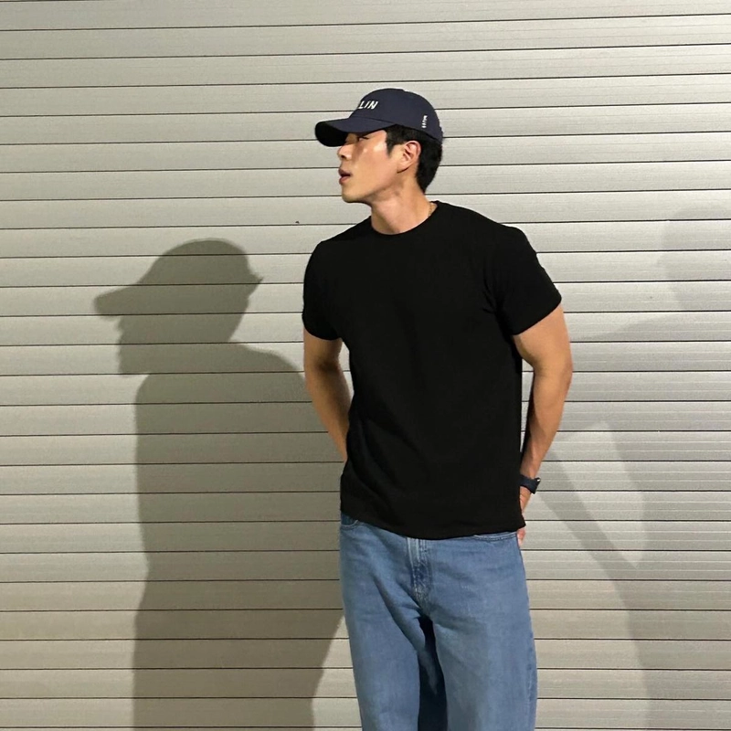 “어둠과 마주한 밤의 남자”…주연우, 깊어진 여름밤→묵직한 존재감 / 배우 주연우 인스타그램