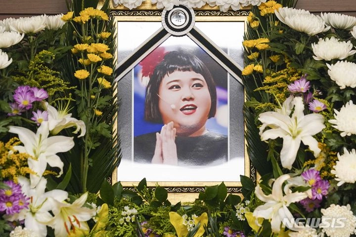 “웃음을 향한 진심”…이지수, 데뷔 앞두고 남긴 여운→2주기 추모 물결
