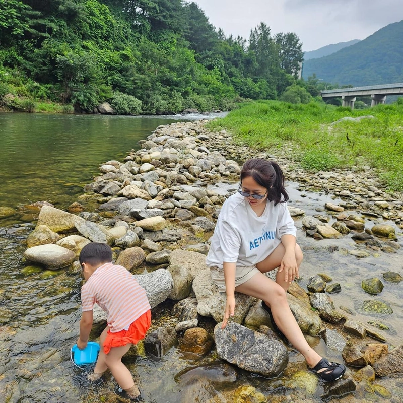 “산과 계곡의 여운 속에서”…홍현희, 자연과 함께한 여름→휴식의 순간 / 코미디언 홍현희 인스타그램