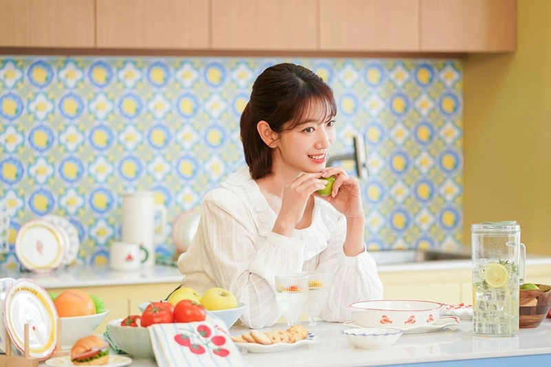 “냉감이불이 절실한 요즘”…박신혜, 웃음 속 여름→싱그럽게 빛난 순간 / 배우 박신혜 인스타그램