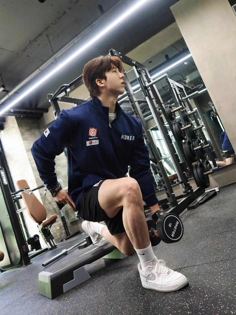 “근육통도 이겨낸 단단함”…남희두, 여름 오후 운동→강인한 존재감 / 환승연애2 출연자 남희두 인스타그램