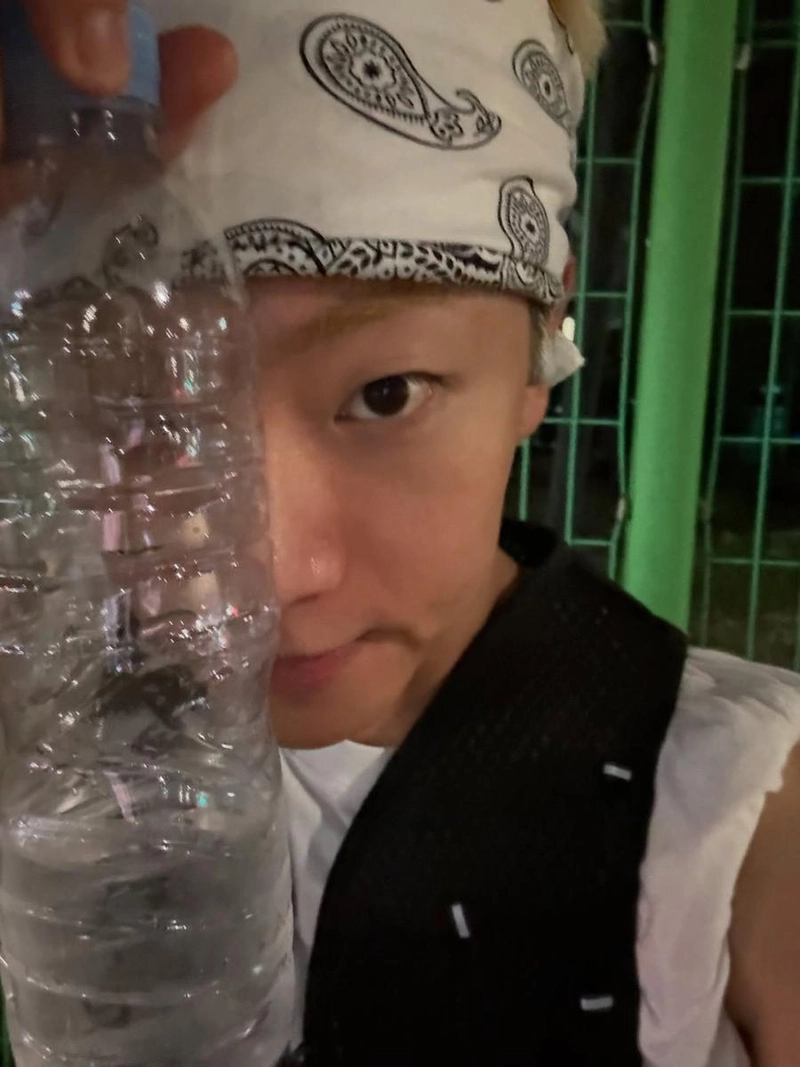 “지금은 여름중”…이션, 뜨거운 한여름 밤→생기 가득 셀카 / 그룹 온앤오프 이션 인스타그램