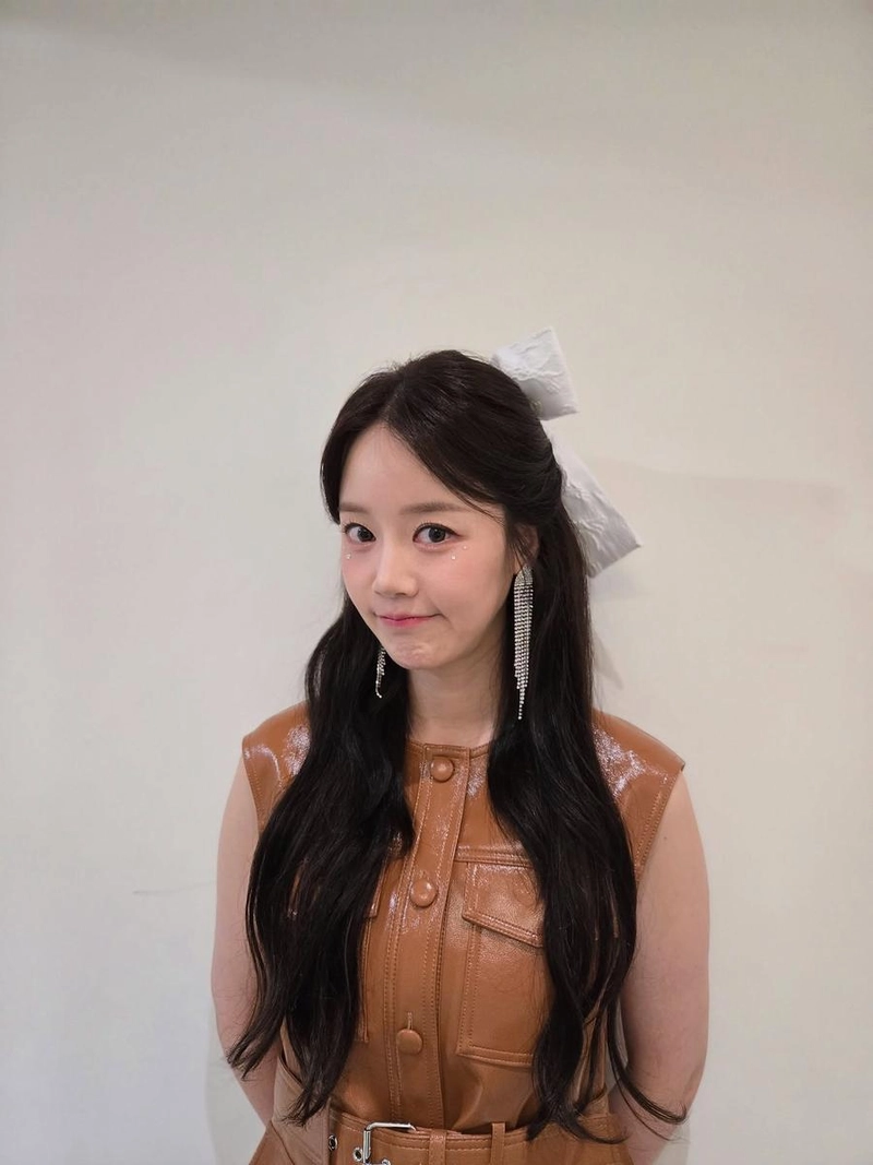 “그때의 여가수 시절 생각나네요”…신고은, 웃음 담은 추억→청순 미소 근황 / 배우 신고은 인스타그램