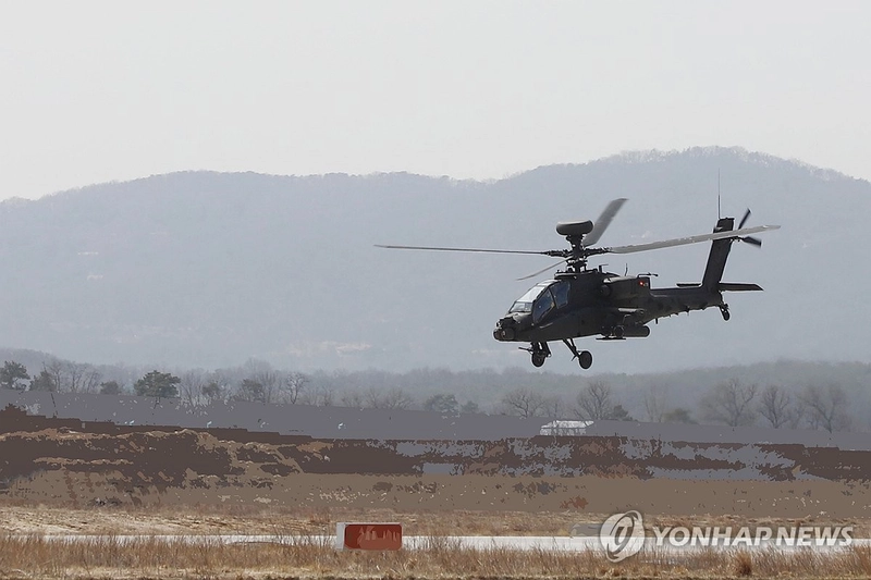 육군, 아파치 항공작전 훈련 / 연합뉴스