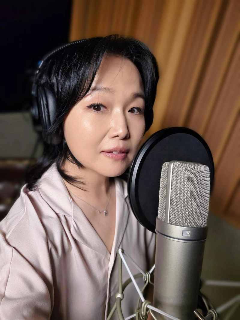 “고요한 밤에 스며든 목소리”…서영은, 여름 밤 감성→레코딩실 빛낸 순간 / 가수 서영은 인스타그램