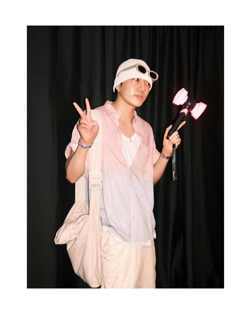 “여름 끝자락의 설렘”…강승윤, 빛나는 미소→팬심 물든 순간 / 그룹 위너 강승윤 인스타그램