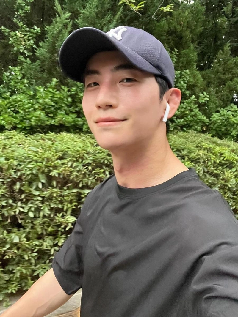 “오전 조깅의 맑은 시작”…차영남, 아침 햇살 아래→청량한 미소 담아 / 배우 차영남 인스타그램