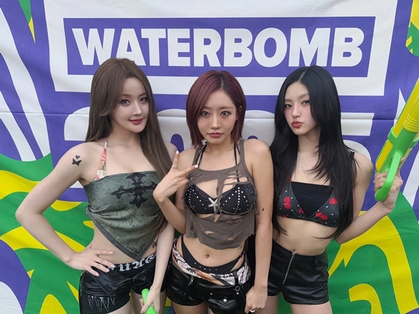 “키스오브라이프, 워터밤 압도”…2년 연속 무대 장악→서머퀸 저력 증명 / S2엔터테인먼트