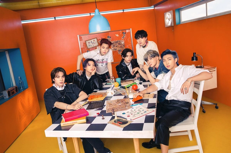“방탄소년단 ‘Dynamite’, 10년 역대 글로벌 34위→K-팝 유일 기록 남겼다”