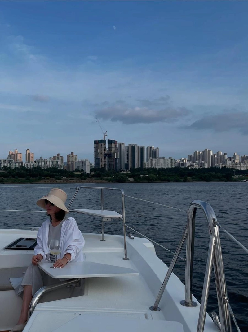 “아름다운 시간들…김미숙, 여름 강 위에서→평온한 휴식” / 배우 김미숙 인스타그램