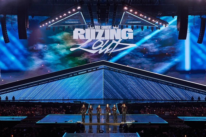“라이즈 첫 단독 콘서트 무대, 3만 관객과 벅찬 여정 시작→‘RIIZING LOUD’ 전 세계로 뻗는다”