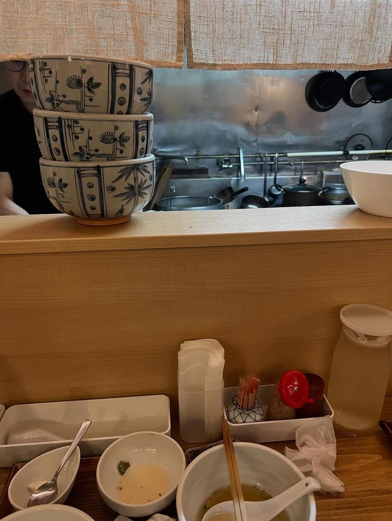 “뭔가 자란다”…이무진, 느긋한 식사 속 미묘한 성장→잔잔한 여름 오후 / 가수 이무진 인스타그램