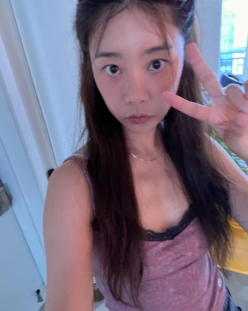 “더워”…박소진, 소탈한 여름 오후→청량 일상 시선집중 / 걸그룹 걸스데이 박소진 인스타그램