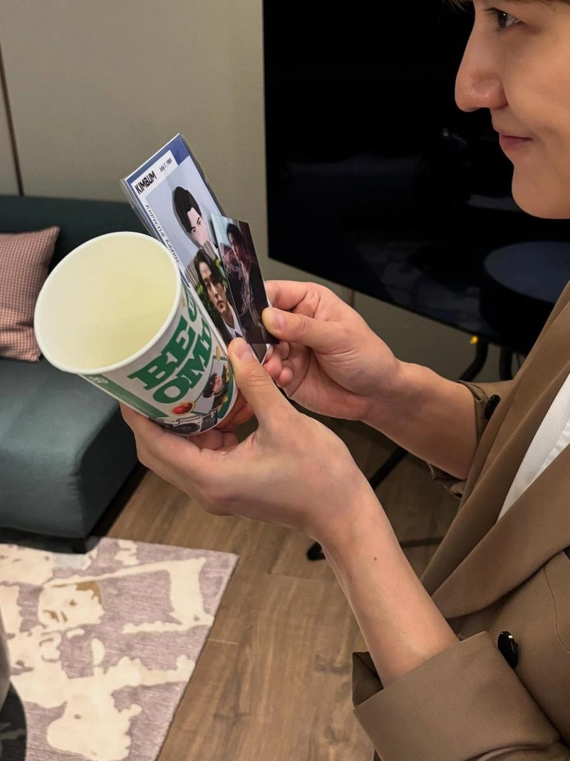 “고마운 마음이 전해졌죠”…김범, 미소 가득 여름 저녁→따뜻한 응원 인증 / 배우 김범 인스타그램