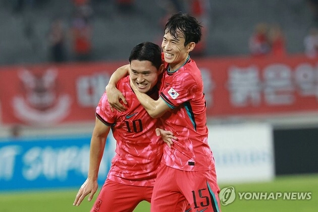 “3골 합작”…홍명보호, 동아시안컵 중국전 3-0 완승→6연승 행진 / 연합뉴스