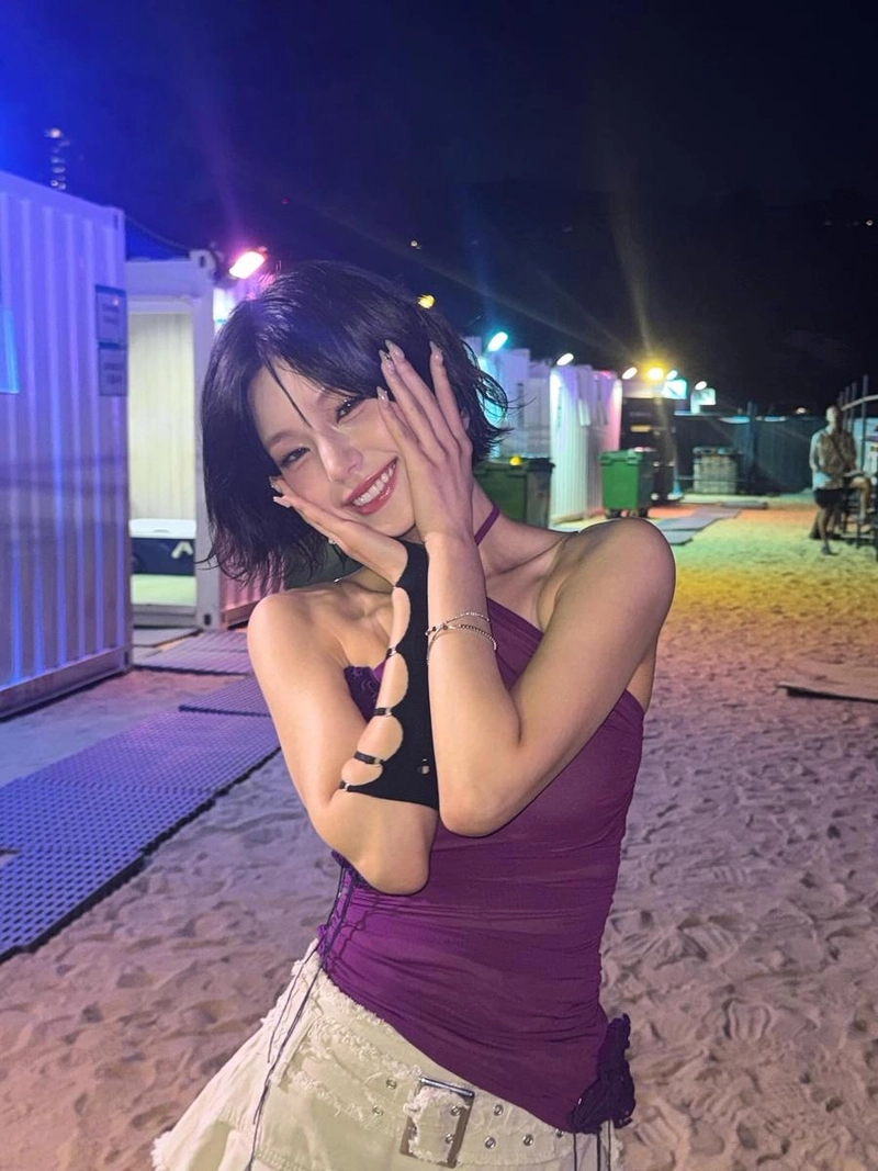 “보랏빛 밤의 온기”…있지 예지, 한여름 미소→자유를 노래하다 / 걸그룹 있지 예지 인스타그램