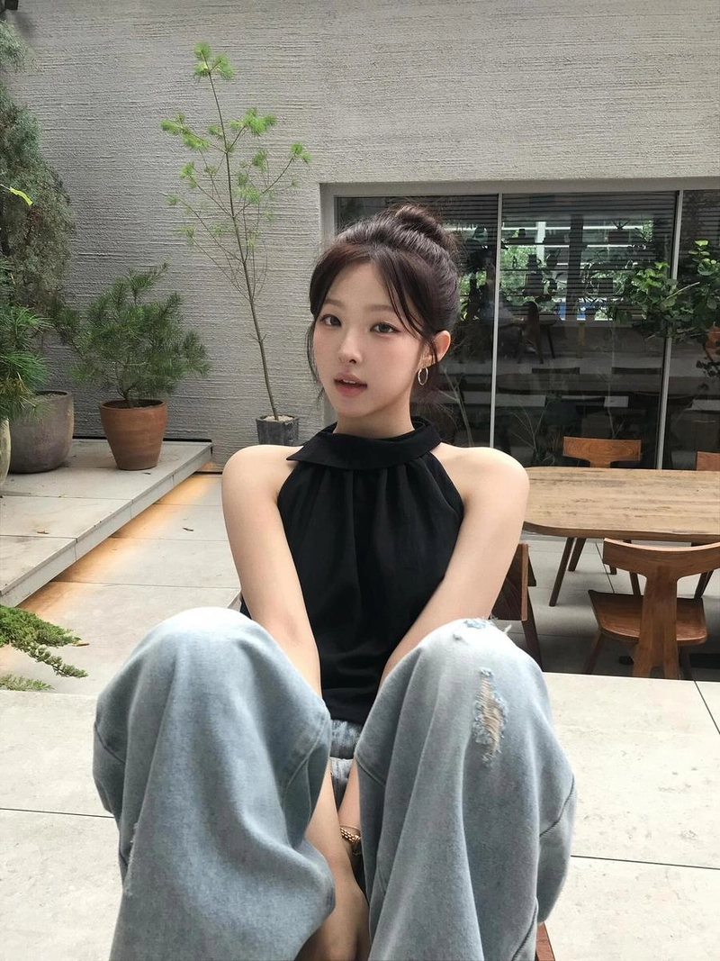 “조용한 여름 오후, 생각에 잠기다”…남서연, 맑은 눈빛→수수한 아름다움 / 인플루언서 남서연 인스타그램