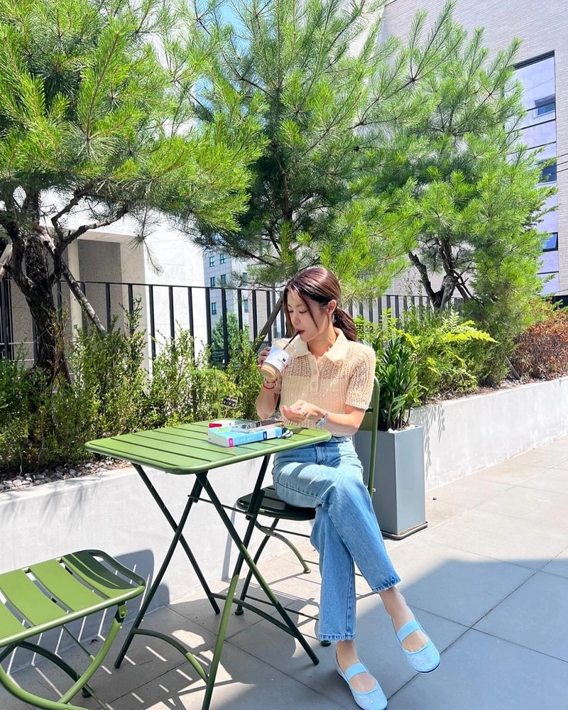 “여유를 만끽하고 싶었죠”…이윤지, 뜨거운 한낮→투명한 여름빛 일상 / 배우 이윤지 인스타그램