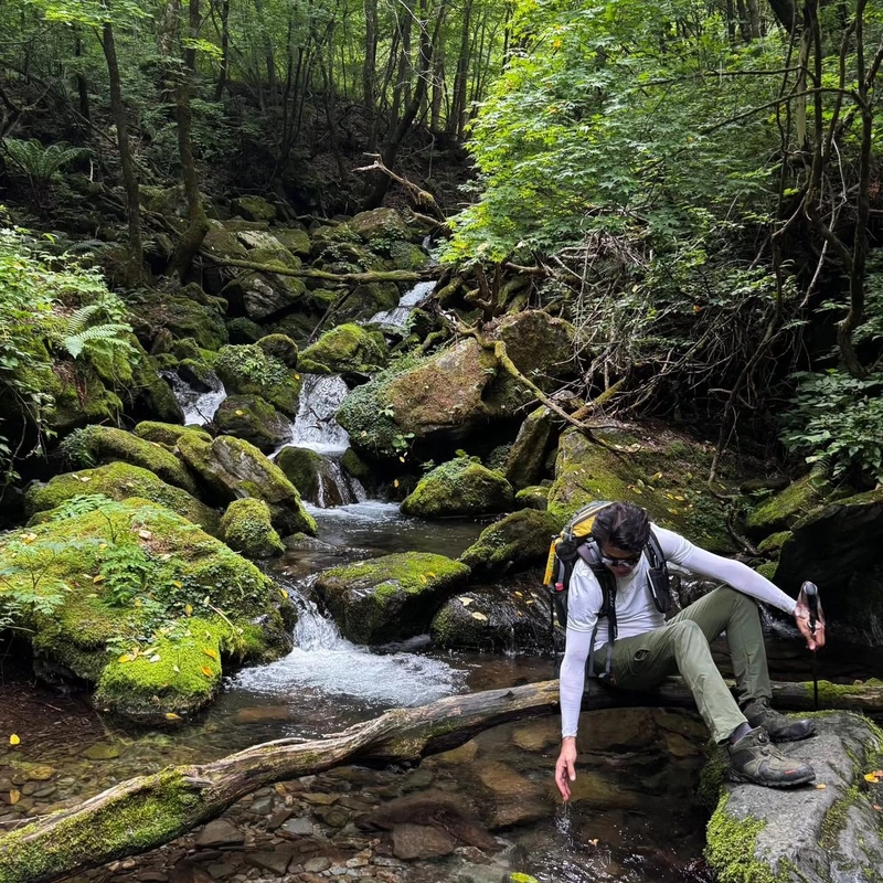 “산은 계절마다 다르다지만”…김용필, 여름 계곡에서 찾은 위로→자연과 교감의 순간 / 가수 김용필 인스타그램