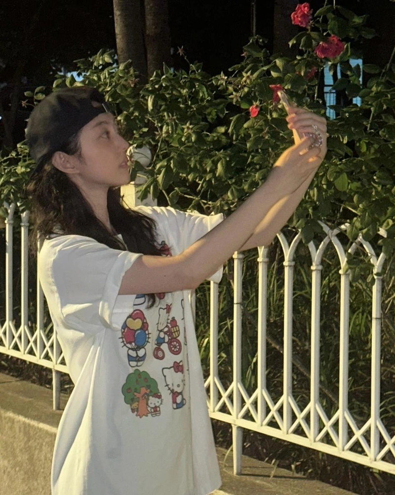 “수박과 함께 여름 나기”…박세완, 싱그런 저녁 산책→감성 셀카 한 장 / 배우 박세완 인스타그램