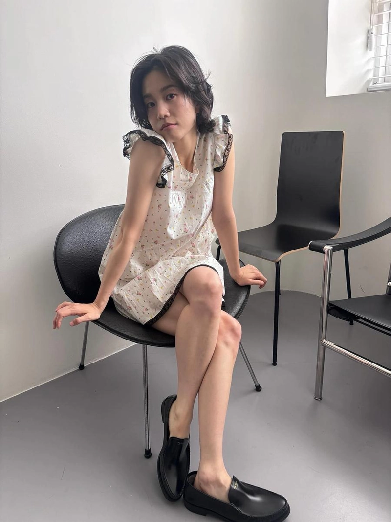 “아무 말 없이 머문 오후”…이설, 여름 햇살 속→단정한 우수의 잔상 / 배우 이설 인스타그램