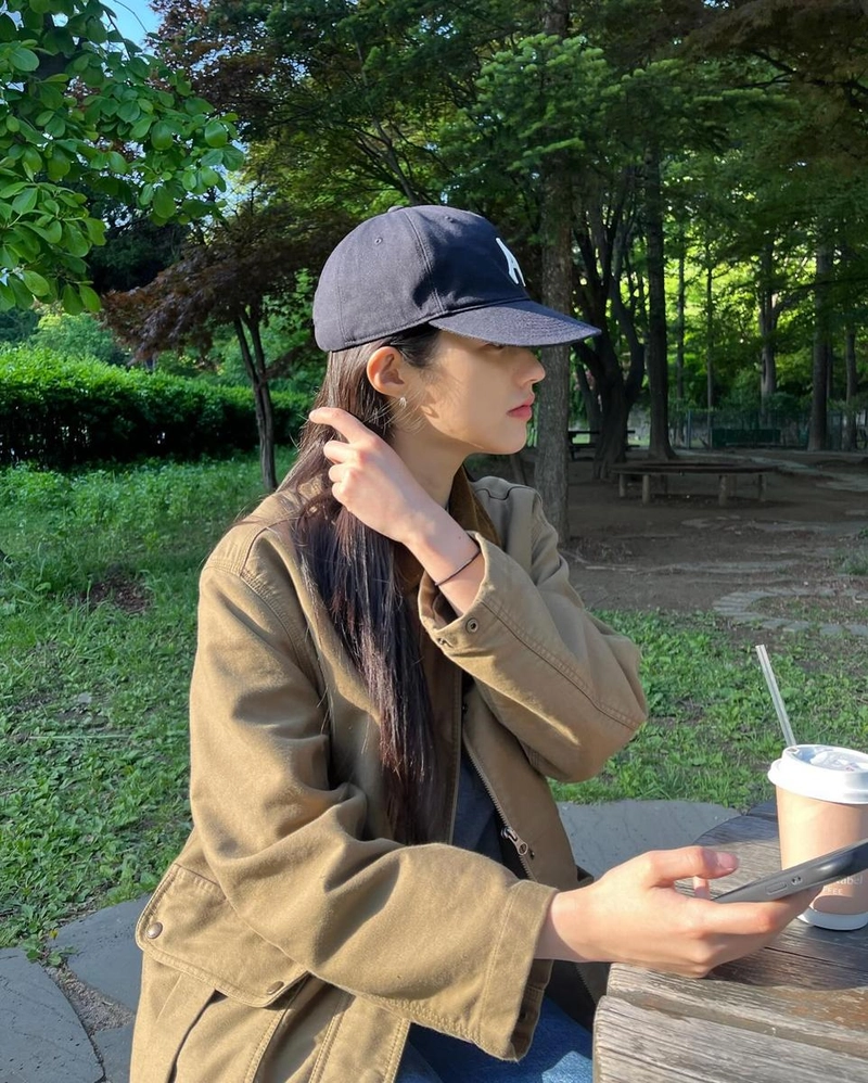“햇살 머문 나른한 오후”…문지원, 자연 속 여유→고요한 산책의 감성 / 하트페어링 출연자 문지원 인스타그램
