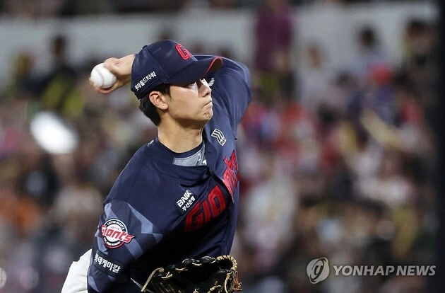 “7K 역투”…홍민기, 두산전 첫 선발승 요건→롯데 4-2 리드 / 연합뉴스