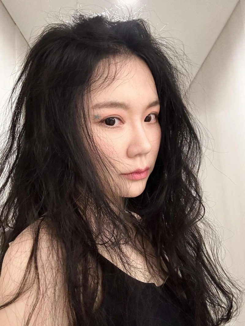“신비에 한껏 물든 밤”…제이플라, 몽환적 눈빛→변신의 전조 / 가수 제이플라 인스타그램