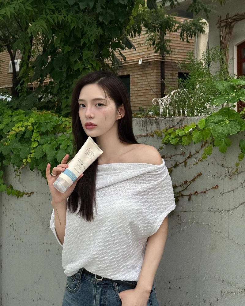 “이런 날씨에 머리가 녹는다”…소진 조가빈, 무더위 속 청량 비주얼→여름 관리법 전파 / 걸그룹 나인뮤지스 소진 조가빈 인스타그램