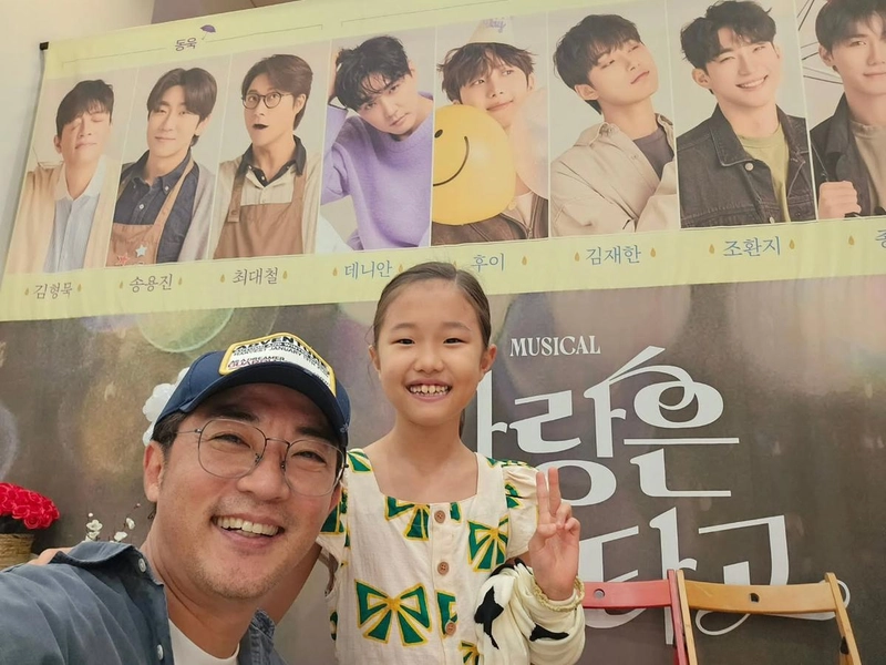 “이번주 마지막입니다”…안재욱, 따스한 미소→여름 무대의 여운 / 배우 안재욱 인스타그램