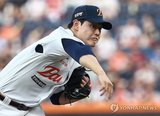 “전반기 7승 달성”…문동주, KIA전 호투→한화 1위 행진 힘 보태 / 연합뉴스