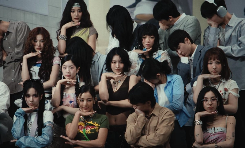 “강렬한 눈맞춤 속 에너지 폭발”…트와이스, ‘THIS IS FOR’ 티저로 월드투어 기대감 최고조 / JYP엔터테인먼트