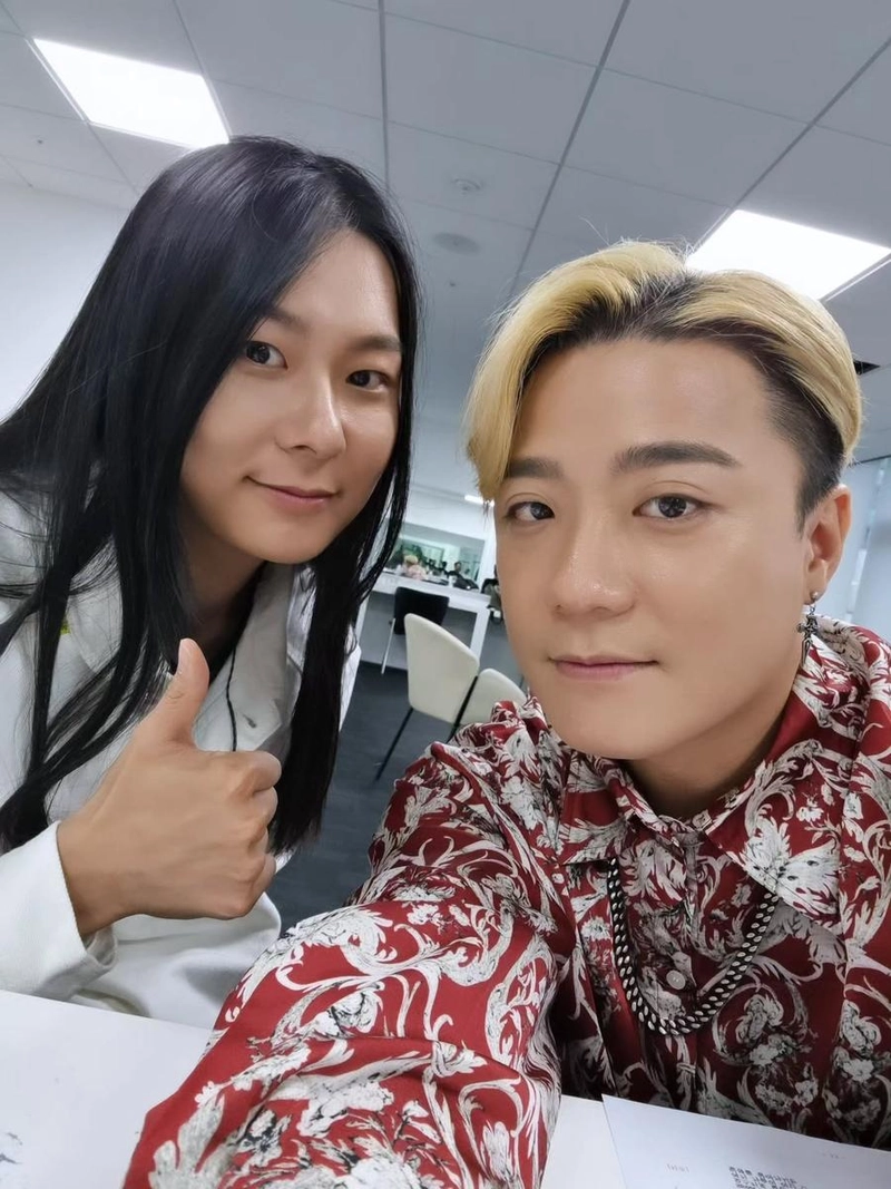 “문복이와 함께 남긴 응원”…아웃사이더, 변화를 마주한 마음→따뜻한 동행 / 래퍼 아웃사이더 인스타그램