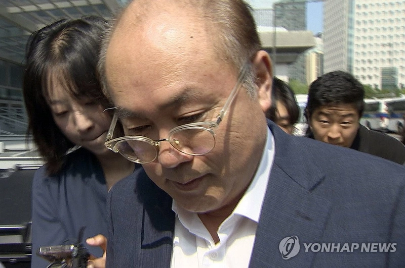 정창래 삼부토건 전 대표가 9일 서울 종로구 KT광화문빌딩에 마련된 김건희 특검 사무실에 조사받기 위해 출석하고 있다. 2025.7.9 / 연합뉴스TV 제공