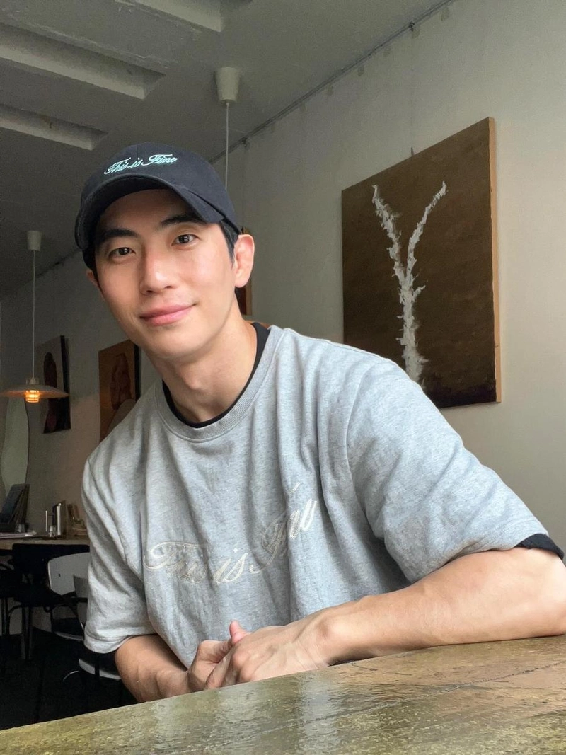 “잘 입고 잘 쓰겠습니다”…차영남, 한여름 오후→편안한 미소의 여유 / 배우 차영남 인스타그램