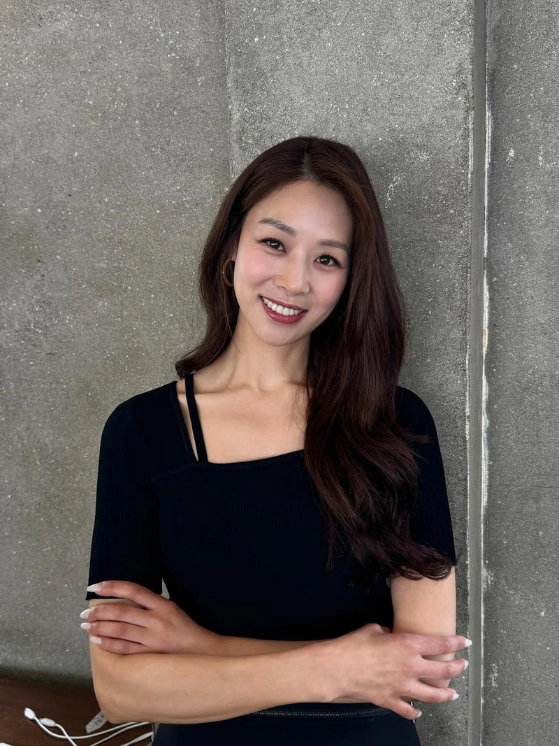 “여름의 강렬함 담았다”…장신영, 미소에 깃든 설렘→빛나는 순간 / 배우 장신영 인스타그램