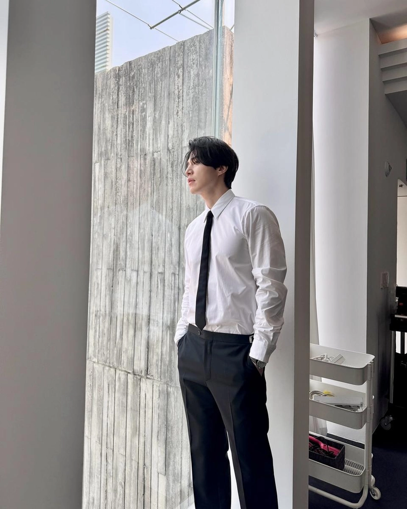 “내가 동욱 배우를 택한 이야기”…이동욱, 고독한 오후→깊은 여운 남긴 순간 / 배우 이동욱 인스타그램