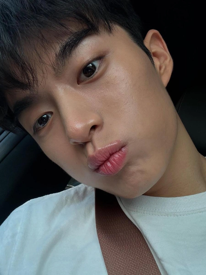 “더워잉”…손상연, 여름 오후의 공기→장난스런 입술에 담았다 / 배우 손상연 인스타그램